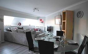 Fabulous Stylish Flat In Merchant City & Free Secure Parking